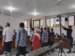 Kapal Keruk Sunjaya: Tak Ada Setoran, Jabatan Melayang