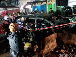 Minibus Pengetap BBM di Samarinda Terbakar, Sopir Kabur Takut Diamuk Warga