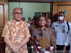 Romo Pascal Minta Dalang Penyelundupan 30 PMI Ilegal di Batam Diungkap