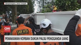 VIDEO: Pemakaman Korban Dukun Palsu Pengganda Uang