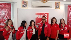 Petinggi PSI Tiba di Kediaman Jokowi di Solo, Disambut Kaesang