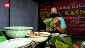 VIDEO: Nikmatnya Makan Sahur Di Gudeg Ceker Margoyudan Yang Legendaris