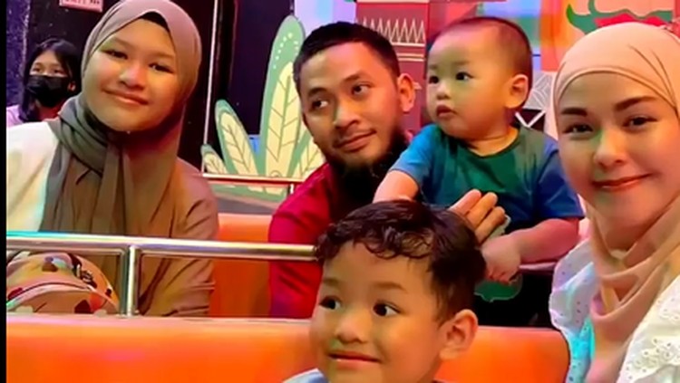 Uki Eks NOAH & Metha Yunatria