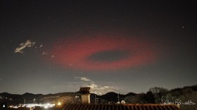 Viral Cincin Merah Raksasa bak UFO di Langit Italia, Fenomana Apa?