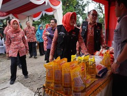 Tekan Inflasi, Bupati Mojokerto Gelar Pasar Murah Ramadan
