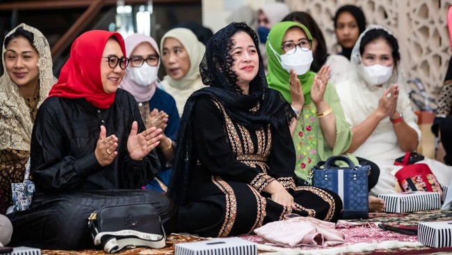 Sekum Muhammadiyah, Abdul Mu'ti mengatakan Megawati dan Puan jadi bukti bahwa perempuan bisa tampil memimpin negeri dan memajukan bangsa.