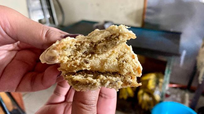 Apa sih gorengan favorit kamu? Tahu gandasturi atau bahkan pernah coba gorengan isi kacang hijau halus ini?