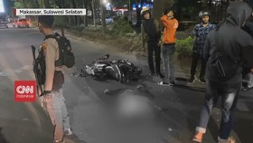 VIDEO: Hindari Razia, Dua Pemotor Bertabrakan