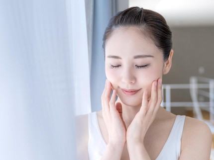 Bunda Begini Teknik Pijat Wajah Biar Kencang dan Glowing