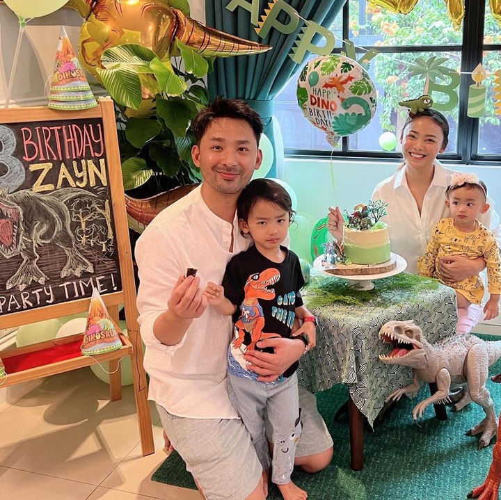 <p>Whulandary menikah dengan seorang pengusaha Malaysia bernama Nik Ibrahim pada 10 Februari 2018. Keduanya juga sudah dikaruniai anak, yaitu Zayn dan Siti Amilie. (Foto: Instagram @whulandary)</p>