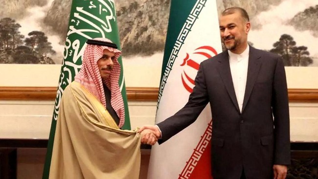 Duta Besar Iran untuk Indonesia, Mahdi Raunak, buka suara soal normalisasi relasi dengan Arab Saudi setelah tujuh tahun putus hubungan.
