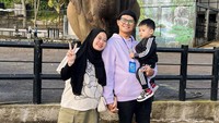 <p>Tahun ini, komika dan content creator Musdalifah Basri merayakan Lebaran saat sedang hamil anak kedua. Pada awal tahun 2023, Musdalifah mengumumkan kehamilan keduanya yang kembar. (Foto: Instagram @musdalifahbasri)</p>