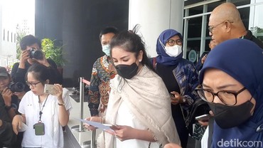 img-title Adik Nindy Ayunda Diperiksa soal Kasus Kepemilikan Senpi Dito Mahendra
