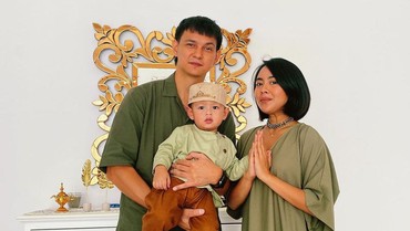 Dibimbing Istri Mengaji Usai Salat, Marcell Darwin: Terus Belajar