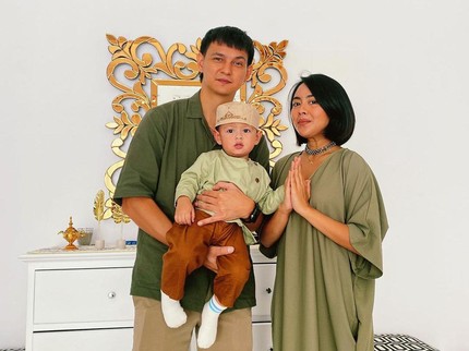 Mualaf, Marcell Darwin Setor Hapalan Surat Al Kafirun ke Sang Istri