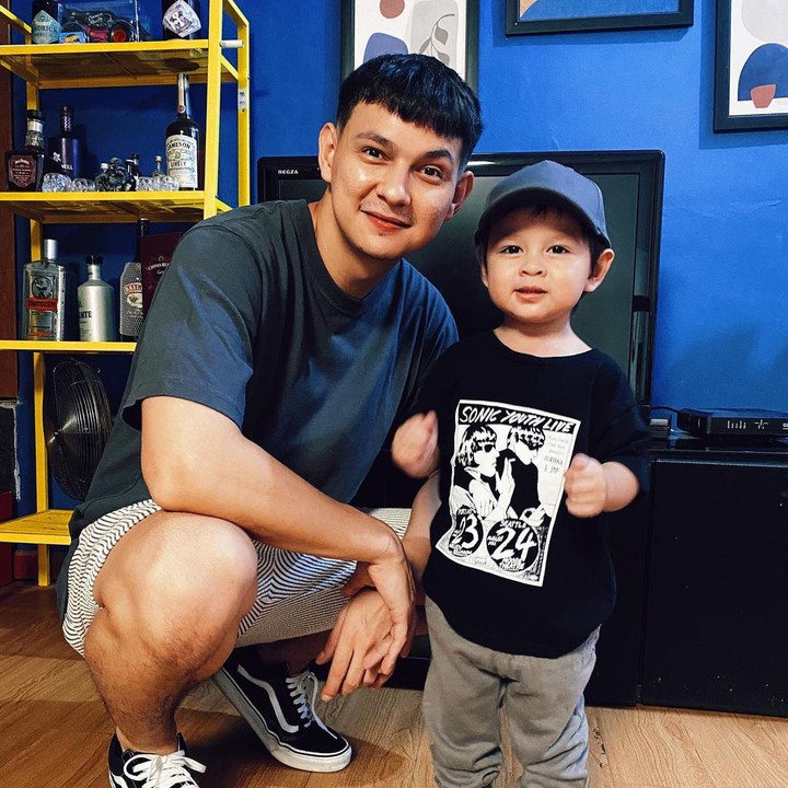 <p>Bunda, kita doakan agar Qeenan tumbuh menjadi anak yang sehat dan selalu mendapatkan keberkahan, ya. Semoga Qeenan juga selalu dikelilingi oleh orang-orang yang mencintainya. (Foto: Instagram: @marcelldarwin)</p>
