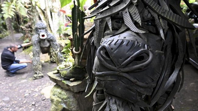 FOTO: Ada 'King Kong' dari Ban Bekas di Museum Kolombia