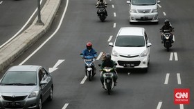 Cara Hindari Rem Mendadak Seperti di Insiden TNI Tendang Pemotor
