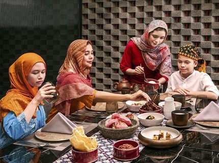 Cerita Ayu Azhari Besarkan 6 Anak, Ada yang Wamil di Finlandia hingga Berkarier di Indonesia