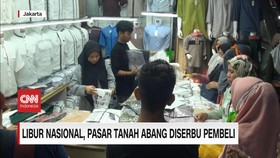VIDEO: Libur Nasional, Pasar Tanah Abang Diserbu Pembeli