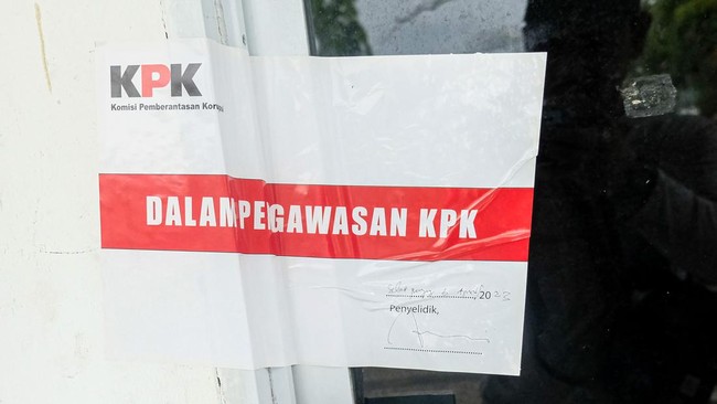 KPK saat ini masih menghitung jumlah uang yang jadi barang bukti kasus korupsi yang diduga melibatkan Bupati Meranti.