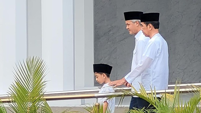 Istana memastikan bukan kali ini saja Ganjar mendampingi Jokowi. Setiap Jokowi ke Jawa Tengah, Ganjar selalu menemani dari dekat.