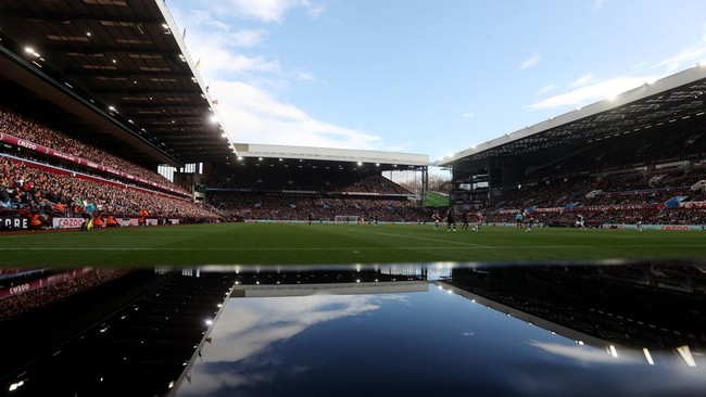 Azan berkumandang untuk pertama kali di Stadion Villa Park, markas klub Liga Inggris Aston Villa, Kamis (6/4) waktu setempat.