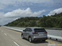 Nyicil Kijang Innova Zenix Hybrid Rp 3 Jutaan per Bulan, Begini Skemanya