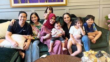 img-title Nagita dan Caca Rayakan Ultah Mama Rieta, Kehadiran Raffi Ahmad Dipertanyakan