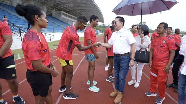 Presiden Direktur PT Freeport Indonesia Tony Wenas berharap skill pemain di Papua Football Academy (PFA) terus menunjukan peningkatan ke arah lebih baik.