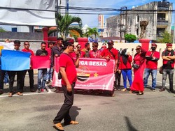 Warga Demo Polres Tarakan Tuntut Dugaan Oknum Polisi Minta Upeti ke Pengusaha