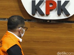 Eks Bupati Meranti Gadaikan Kantor Rp 100 Miliar ke Bank Daerah