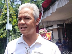 Ganjar Bikin Grup WA Pantau Perbaikan Jalan Jelang Mudik Lebaran