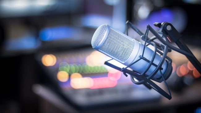 Aspek konten audio yang kemudian merangsang imajinasi menjadi hiburan tersendiri dalam menikmati sandiwara radio.