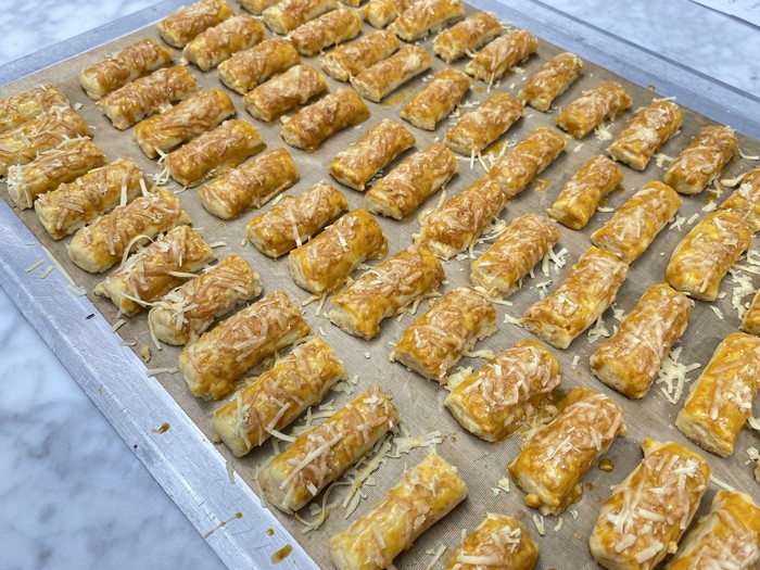 Asal Mula Kue Kastengel Jadi Favorit Orang Indonesia