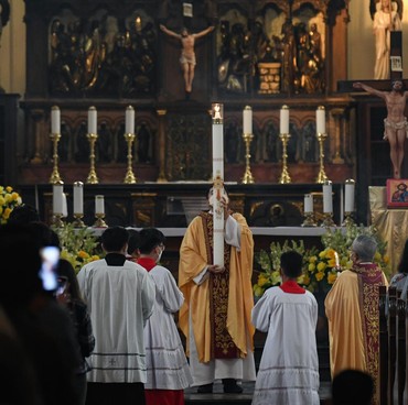 Bacaan Misa Katolik Lengkap dari Pembuka hingga Penutup