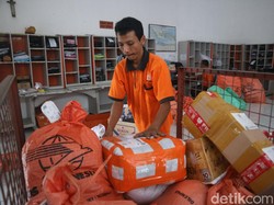 Kantor Pos Kudus Kirim 8.000 Paket Per Minggu Jelang Lebaran