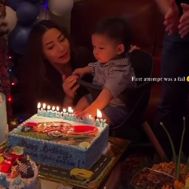 Tangan Tak Sengaja Sentuh Lilin di Kue Ultah, Anak Nikita Willy Nangis