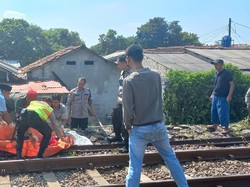 Jalan di Atas Rel, Wanita di Bogor Tewas Tertabrak KRL sampai Leher Putus