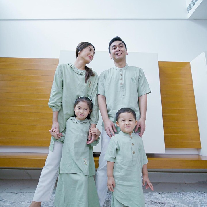 <p>Anissa dan Raditya kerap mengunggah kebersamaan mereka di media sosial. (Foto: Instagram @raditya_dika/ @anissaaziza)</p>