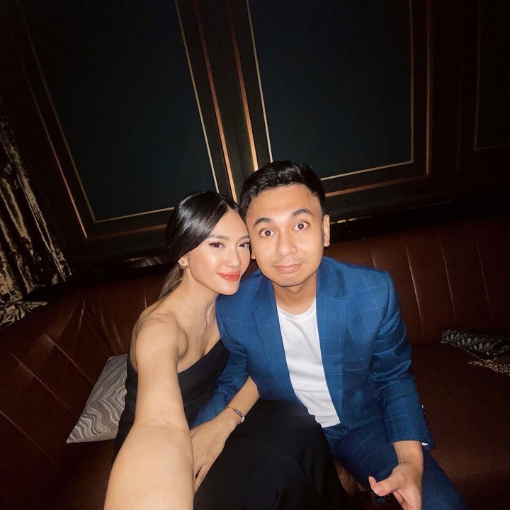 <p>Sejak menikah pada 2018 silam, pasangan ini selalu terlihat kompak. Keduanya bahkan tak segan mem-posting kemesraan di media sosial. (Foto: Instagram @raditya_dika/ @anissaaziza)</p>