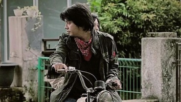 img-title Sempat Tertekan Gantikan Iqbaal, Arbani Yasiz Nyaman Jadi Dilan Sampai Beli Motor