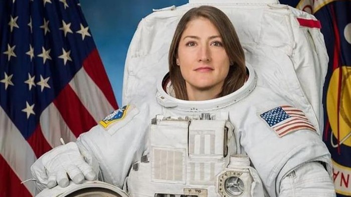 Sosok Christina Hammock Koch, Perempuan Pertama yang Dipilih NASA untuk Terbang Mengelilingi Bulan