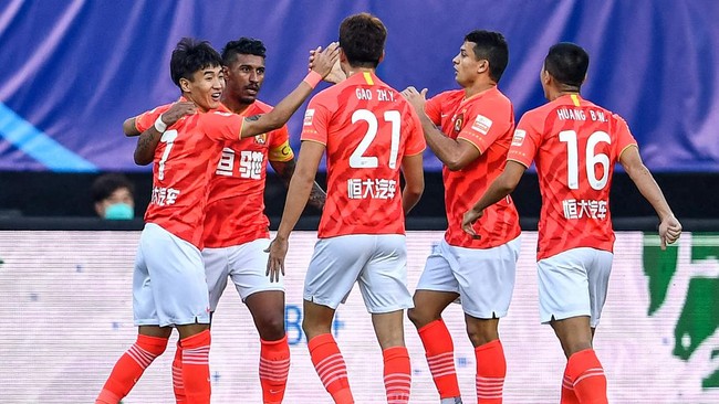 China memiliki mimpi menjadi negara sepak bola terkuat di dunia. Mimpi itu kini diuji dengan keruntuhan Liga Super China.
