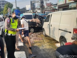 3 Mobil dan 3 Motor Tabrakan Beruntun di Depok, 6 Orang Luka