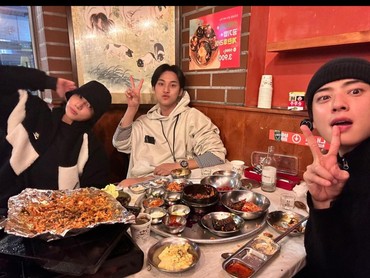 img-title Geng 97 Reuni, Eunwoo ASTRO & Jungkook BTS ngumpul Rayakan Ultah Mingyu SEVENTEEN