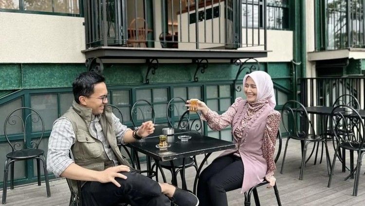 Mulai Go Public, Sahrul Gunawan Ajak Kekasih Baru dan Anaknya Makan