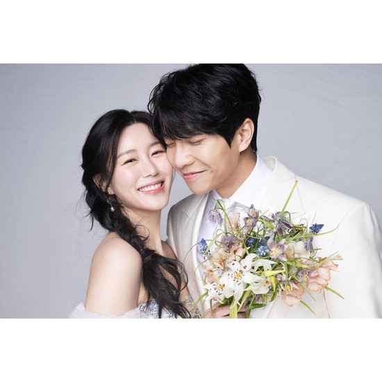 Pasangan Artis Korea Lee Seung Gi dan Lee Da In Sambut Kehadiran Anak Kedua