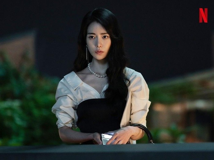 Potret Lim Ji Yeon dalam drama The Glory./ Foto: instagram.com/netflix.kr