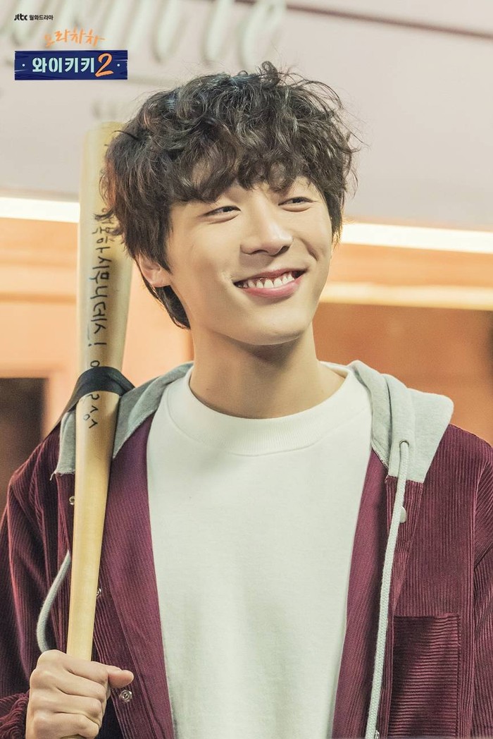 Sebelum berperan menjadi Letnan, rupanya Hyun Soo memiliki salah satu peran paling ‘ikonik’ sebagai atlet baseball dengan karakter lemot di drama komedi Welcome To Waikiki 2. Beauties, ingat?/ Foto: hancimena.net